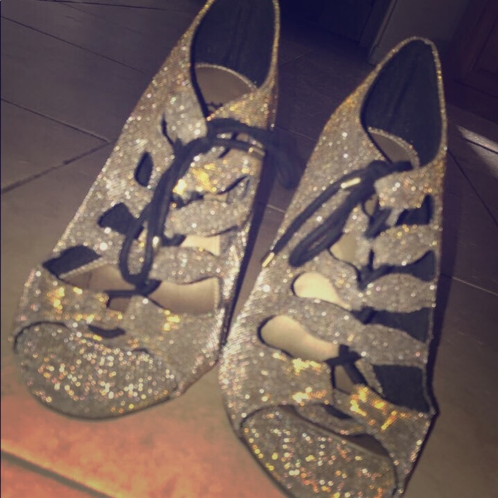 heels never worn selling for $60